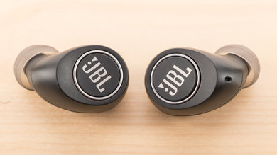 JBL Free Truly Wireless 2018 Controls Picture