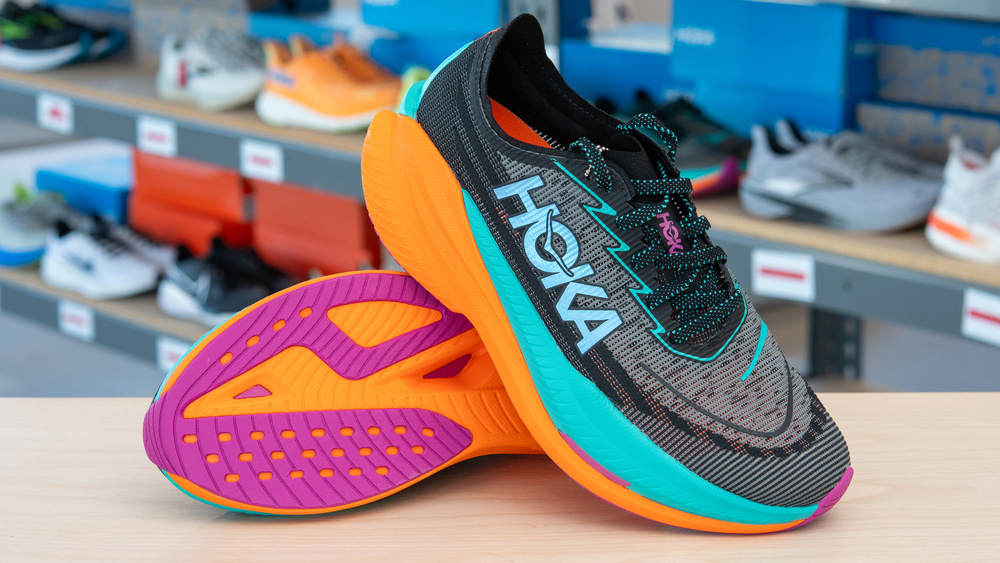 ［27cm］数回使用 HOKA MACH X2ランニングシューズ HOKA】より速く走れる新作『MACH X 2』を徹底解説！ 厚底レーシング