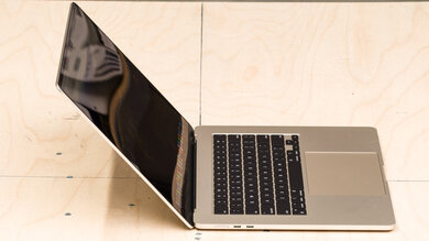 Apple MacBook Air 15 (M3, 2024) Hinge Photo