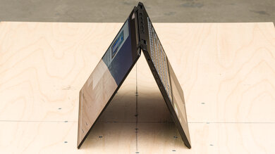 MSI Summit E16 Flip (2023) Hinge Photo