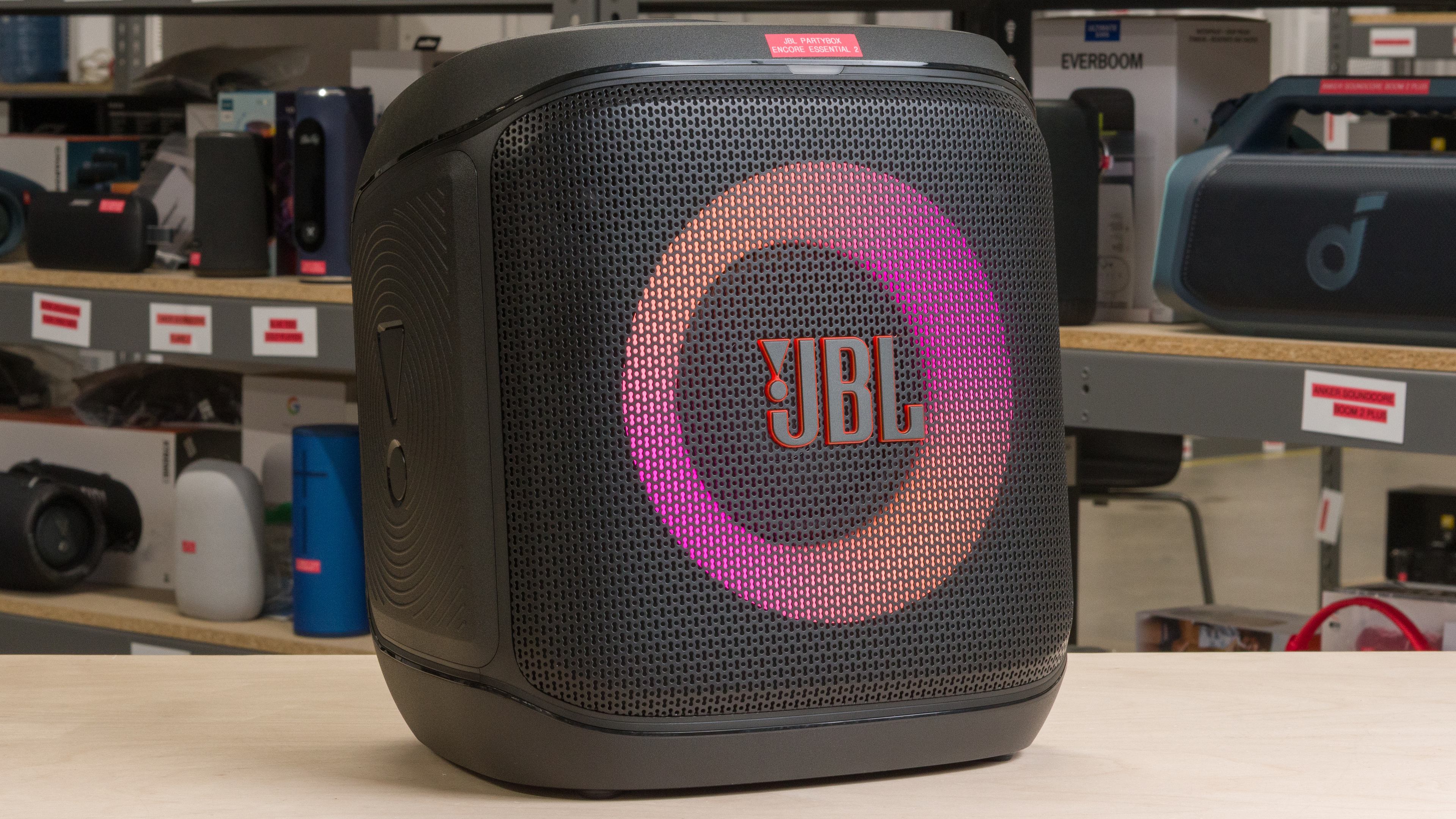 JBL PartyBox Encore Essential vs JBL PartyBox Encore