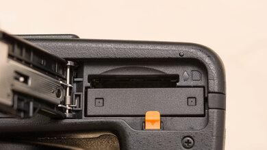 Nikon COOLPIX B600 Card Slot Picture