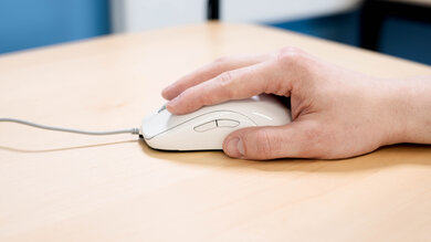 BenQ ZOWIE FK1+-B Fingertip Grip Picture