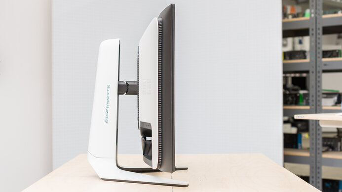 Dell Alienware AW3225QF Thickness Picture