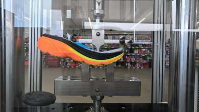 Saucony Hurricane 25 Forefoot Bending Resistance Picture