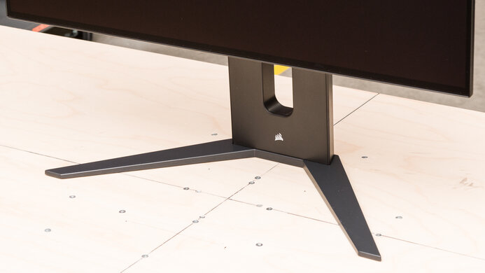 Corsair XENEON 27QHD240 Stand Picture