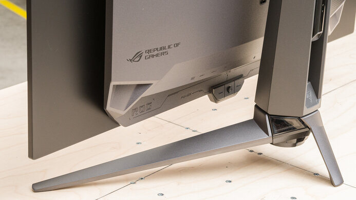 ASUS ROG Swift OLED PG32UCDM Build Quality Picture