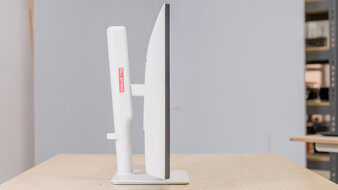 Dell S2725QC Thickness Picture