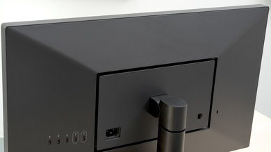 LG UltraFine 4k Build Quality picture