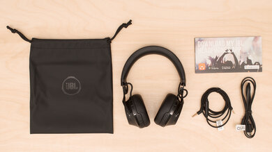 JBL CLUB 700BT Wireless In The Box Picture