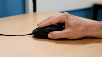 ROCCAT Kain 100 AIMO Fingertip Grip Picture