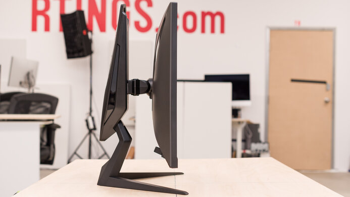 Gigabyte AORUS FI27Q-X Thickness Picture