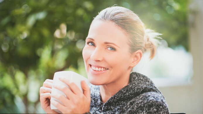 Dell Alienware AW2723DF Average Room