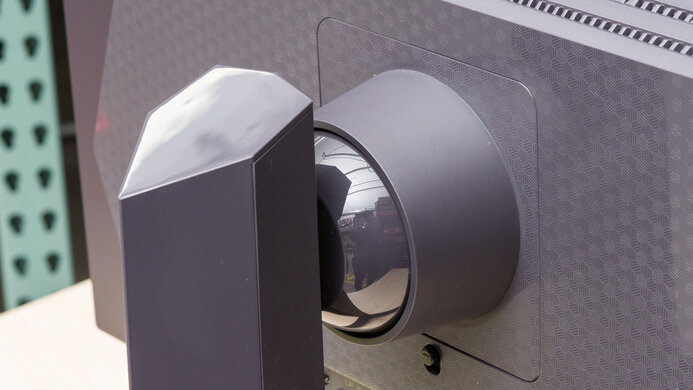 LG 27GS95QE-B Ergonomics Picture