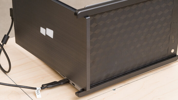 Mobile Pixels TRIO Ergonomics Picture