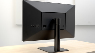 LG UltraFine 4k Back picture