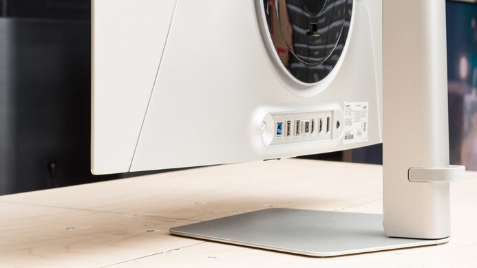 Samsung Odyssey OLED G6/G60SD S27DG60 Build Quality Picture