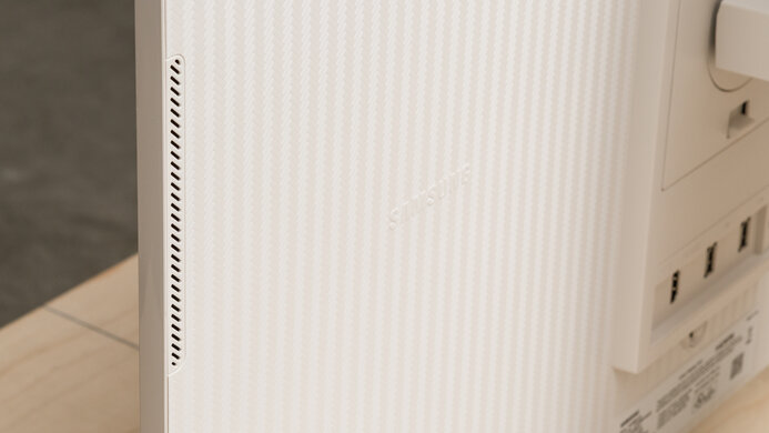 Samsung Smart Monitor M80D S32DM80 Build Quality Picture