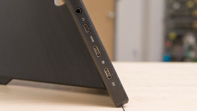 ASUS ROG Strix XG16AHPE Inputs 1