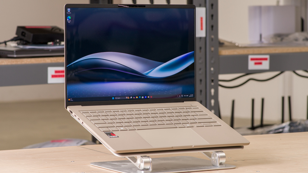 ASUS Zenbook A14 UX3407 (2025) Review - RTINGS.com