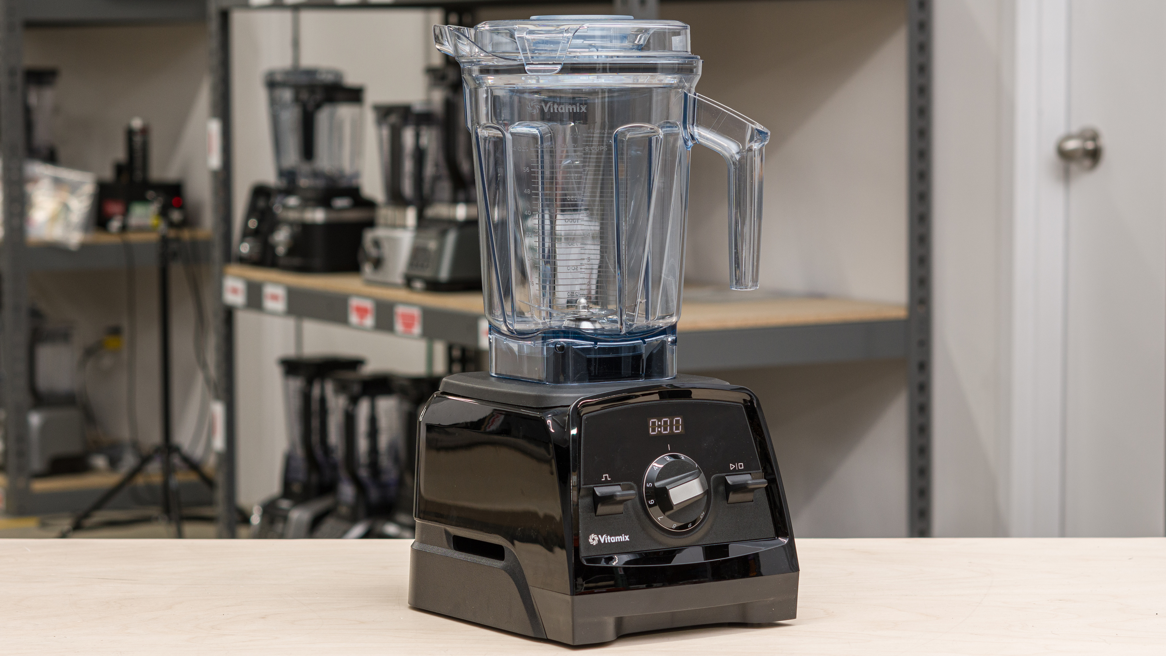 Vitamix Venturist V1200 vs Venturist Pro: Which Blender Is Better