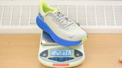 HOKA Arahi 7 Right Shoe Weight Photo