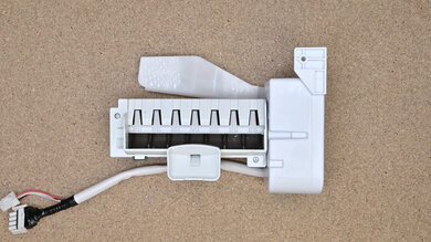 Café CGE29DP2TS1 Ice Maker Upper Photo