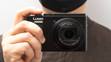 Panasonic LUMIX ZS80 Hand Grip Picture