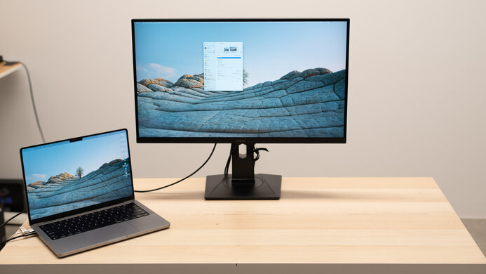 MSI MAG 274UPF Display Picture