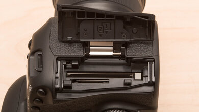 Canon EOS 5D Mark IV Card Slot Picture