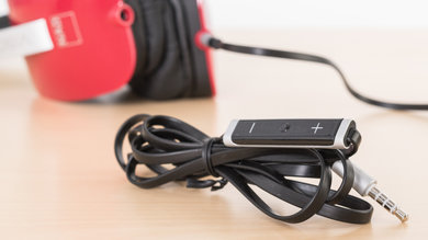 NAD VISO HP50 Controls Picture