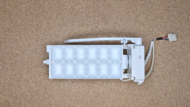 LG STUDIO SRFB27W3 Ice Maker Upper Photo