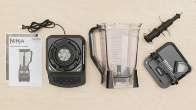Ninja Professional Blender NJ601AMZ Bundle Picture