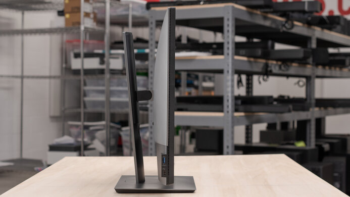 Dell UltraSharp U2720Q Thickness Picture