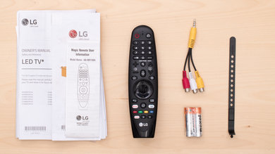 LG SM9500 In The Box Picture