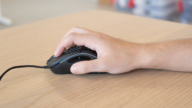 GLORIOUS Model D Claw Grip Picture