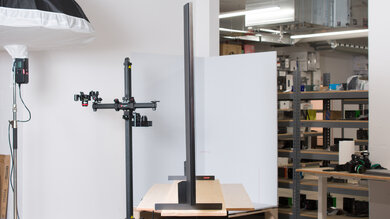 TCL 98QM8K Thickness Picture