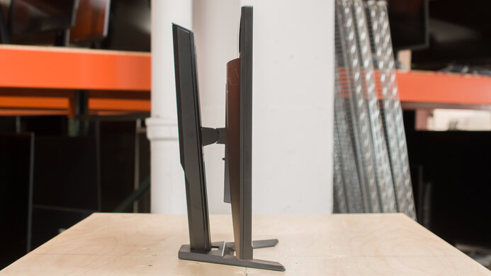 Gigabyte M27Q X Thickness Picture