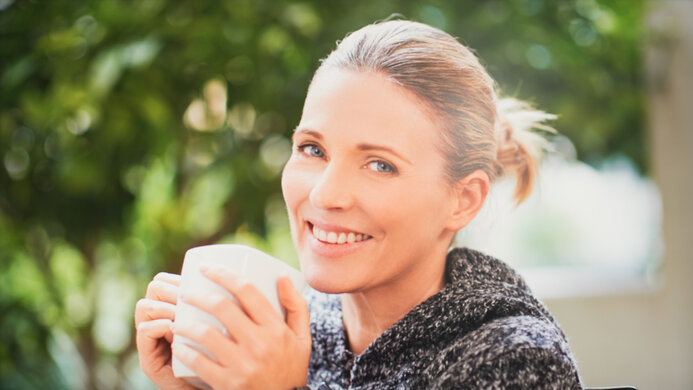 Gigabyte M27Q X Average Room