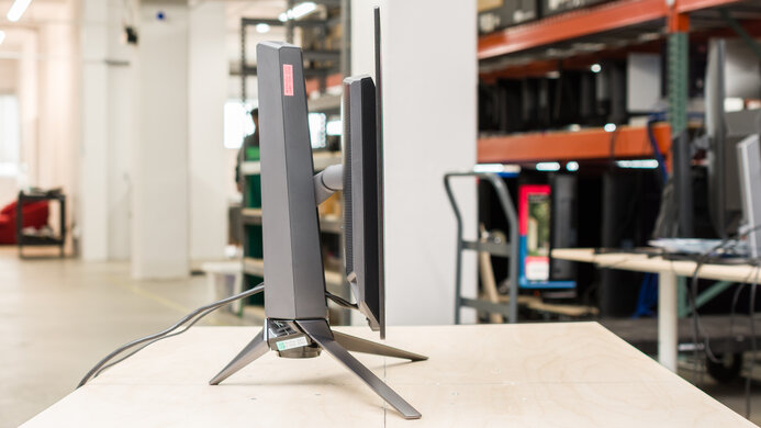 ASUS ROG Swift OLED PG27AQDM Thickness Picture