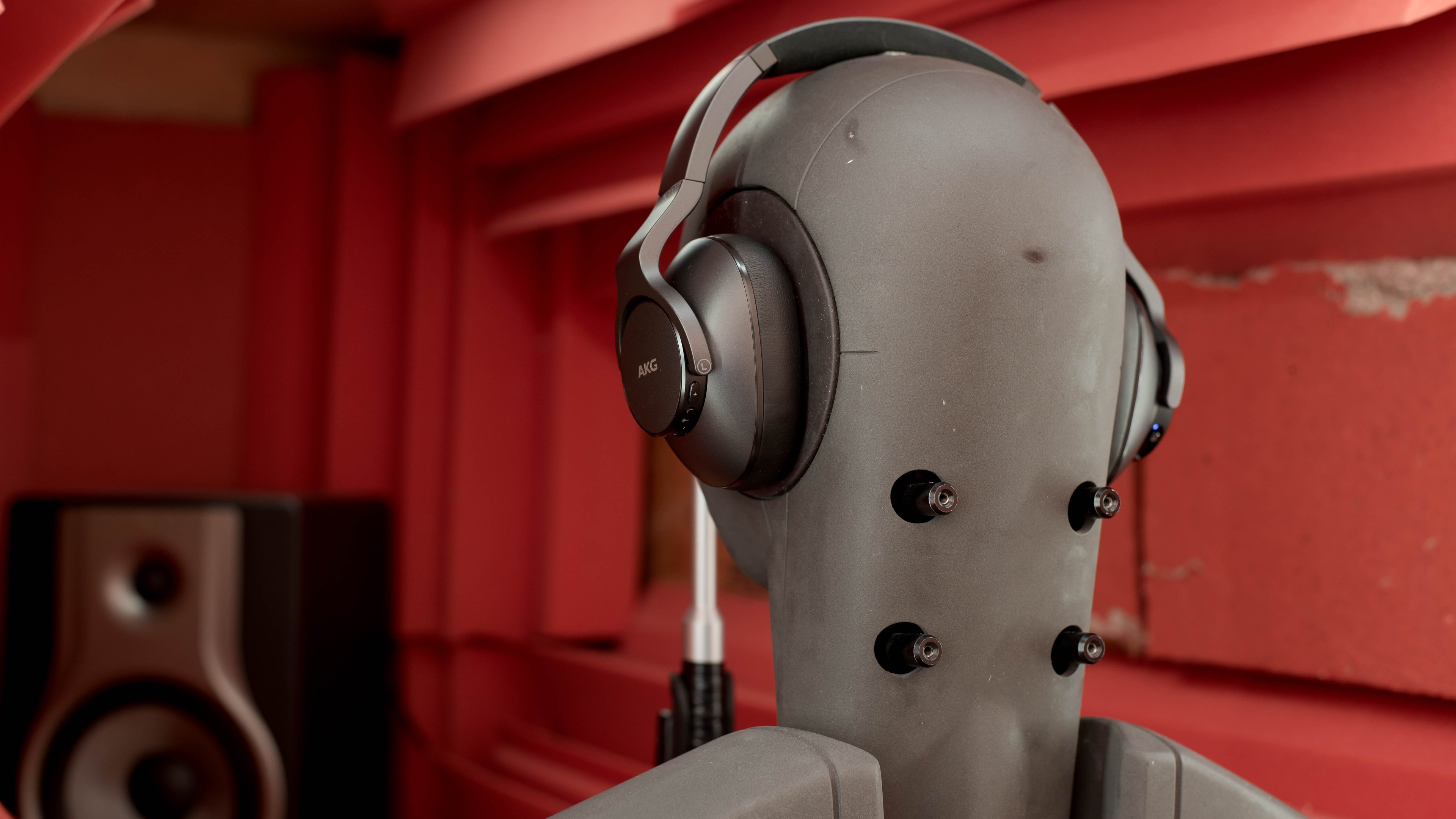 AKG N700NC M2 Review - RTINGS.com