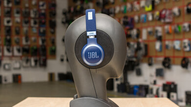 JBL Live 670NC Side Picture