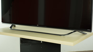 LG UF8500 Stand Picture