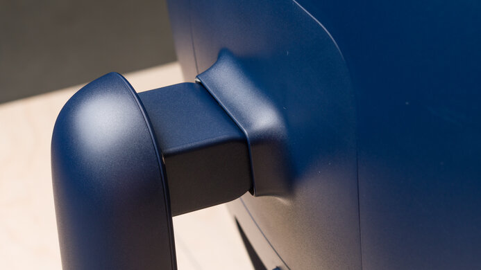 Dell Alienware AW3225DM Ergonomics Picture