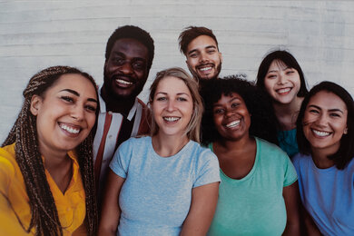 HP ENVY Inspire 7955e Friends Picture