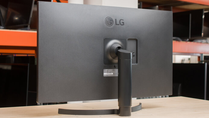 LG 32QN55T-B Back Picture