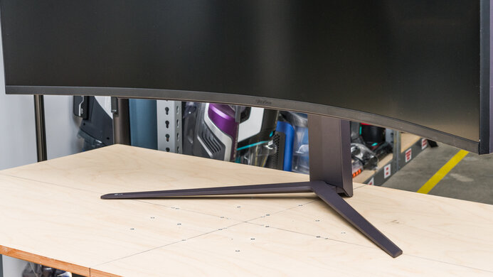 LG 49GR85DC-B Stand Picture