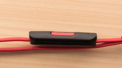 Beats urBeats Earphones Controls Picture