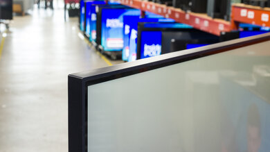 LG UT8000 Borders Picture