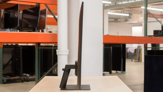 Samsung Smart Monitor M7 S43BM70 Thickness Picture